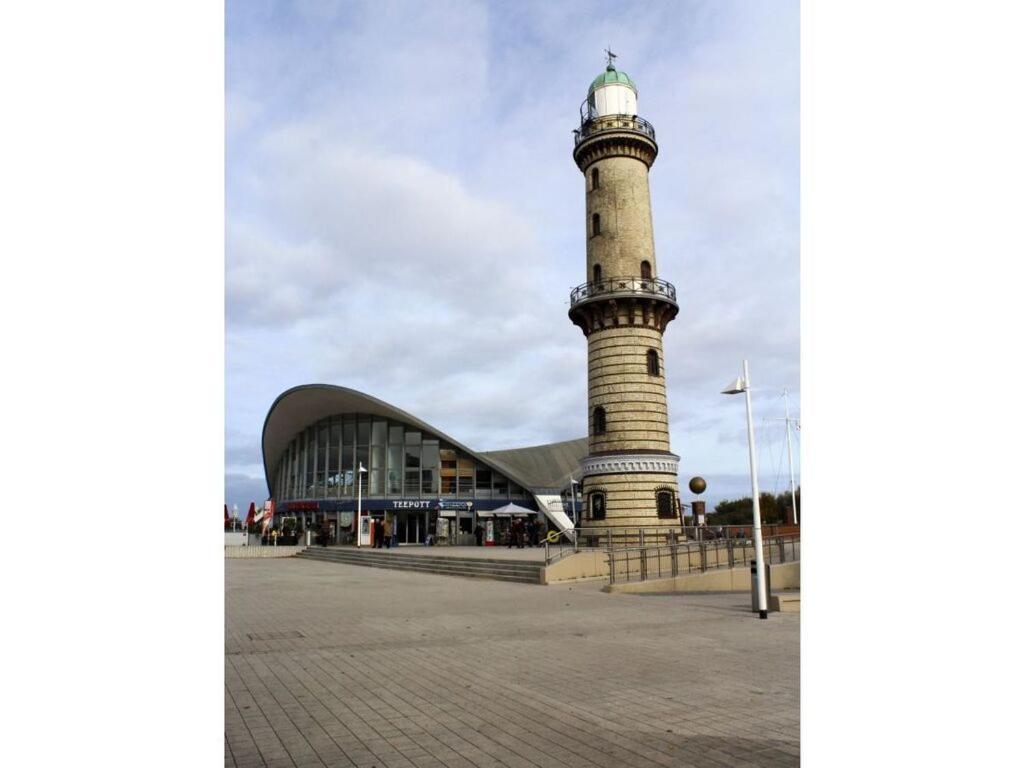 On The Old River Modern Retreat * Rostock